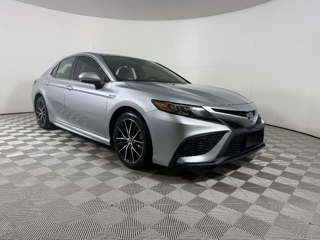 2021 Toyota Camry Hybrid SE 4D - Image 4